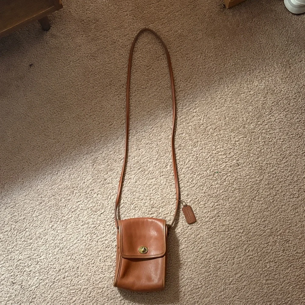 Vintage Coach Crossbody Bag - Picture 2 of 5